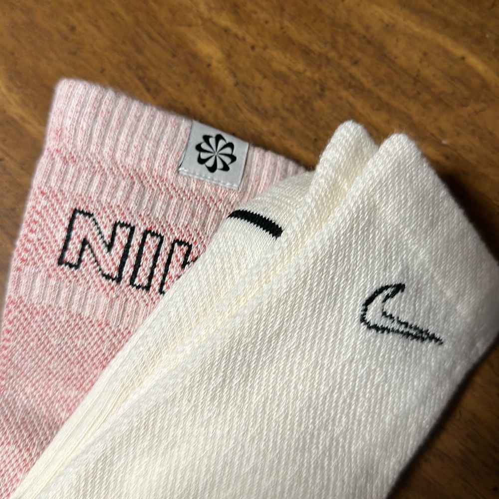 NWT Nike Everyday Plus Dri-Fit crew socks. Size W 10-13, M 8-12